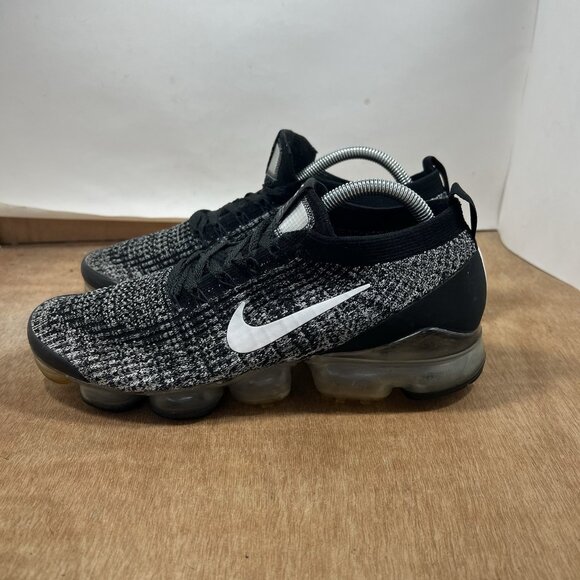 Nike Air VaporMax Flyknit 3 Oreo Shoes Women's Size 11 - Picture 3 of 8